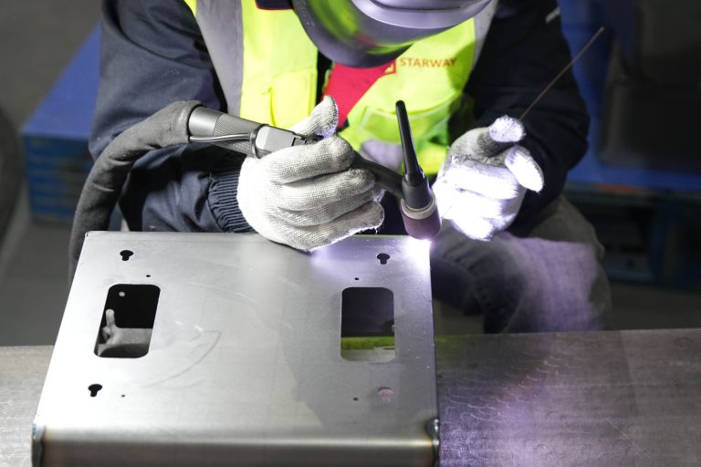 Metal welding equipment
